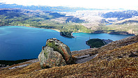 Denne kløyvde steinen har alltid fascinert meg - helt siden jeg som liten gutt så den i kikkerten fra kjøkkenvinduet på Straumsnes.